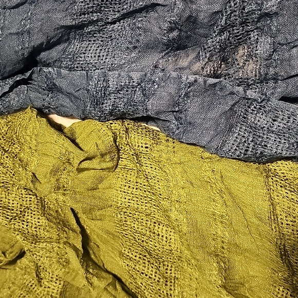 2pc Luxurious Fringed Scarves - Picture 2 of 3